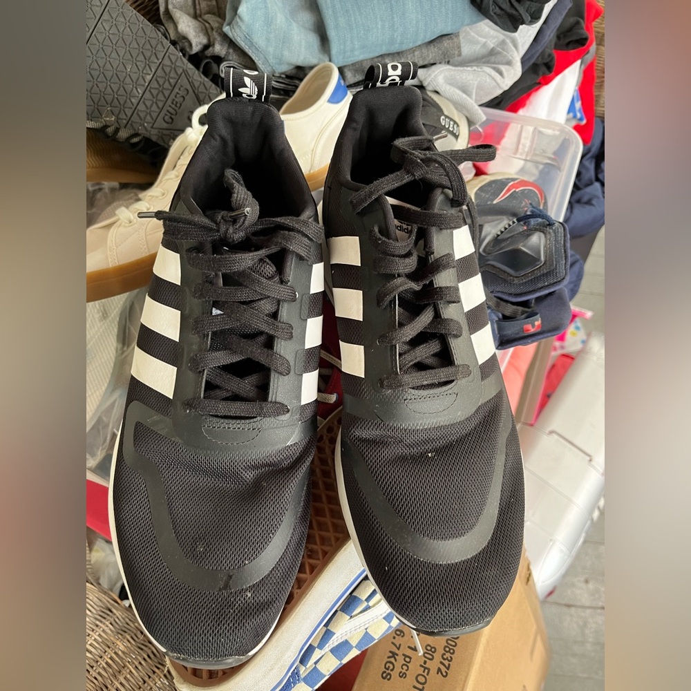 Men’s Adidas sneakers size 11 1/2